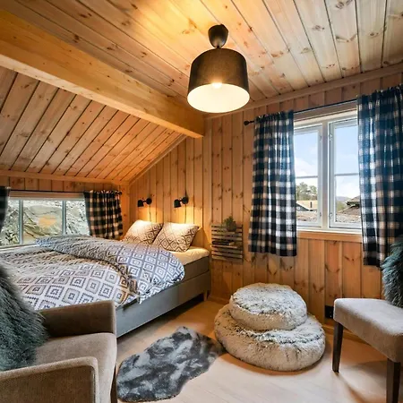 Mountain With Panoramic Views In Kvamskogen * ノールハイムスン